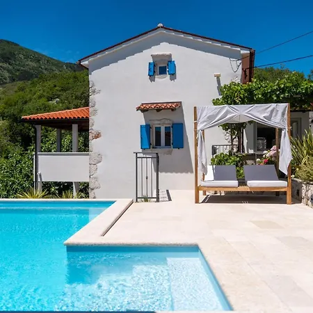 Katarina *